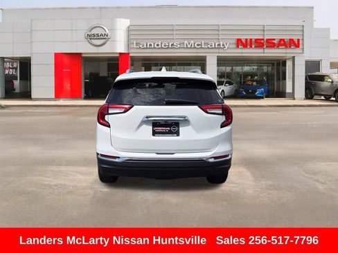 Used 2024 GMC Terrain SLT AWD/4WD image 5