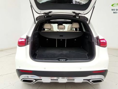 Used 2025 Mercedes-Benz GLC 350e 4MATIC image 29