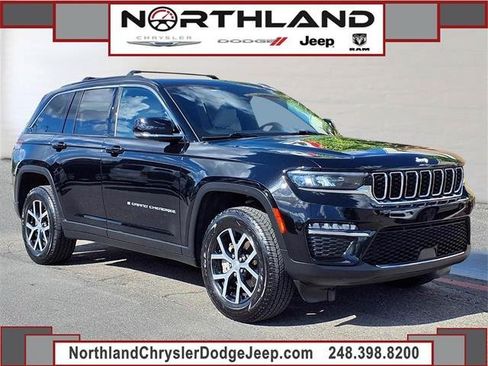 Used 2025 Jeep Grand Cherokee Limited AWD/4WD image 1
