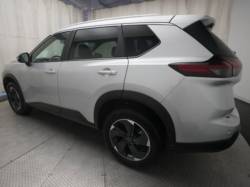 Used 2024 Nissan Rogue SV w/ SV Premium Package AWD/4WD image 34