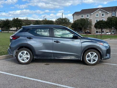 Used 2025 Nissan Kicks Play S image 4