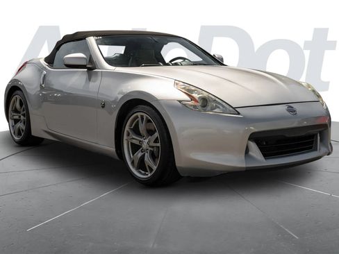 Used 2010 Nissan 370Z Touring w/ Sport Pkg RWD image 8