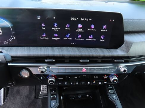 Certified 2024 Kia Telluride SX Prestige w/ Towing Package AWD/4WD image 25