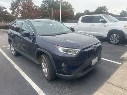 Certified 2021 Toyota RAV4 XLE Premium image 2