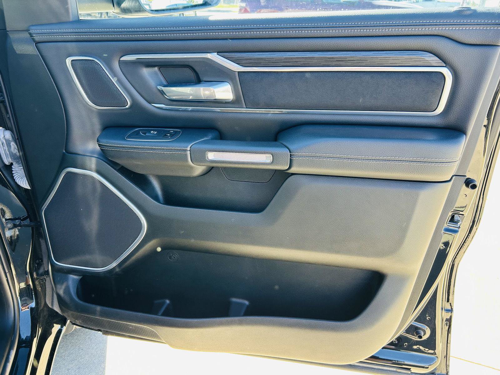 Used 2023 RAM 1500 Laramie AWD/4WD image 32