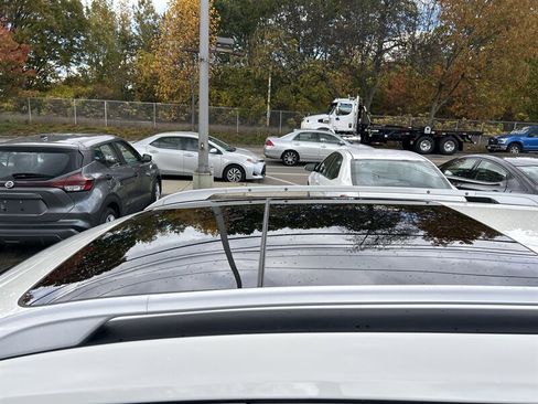 Used 2018 Nissan Rogue SL w/ Premium Package image 8