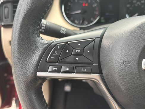 Used 2019 Nissan Rogue SV FWD image 35