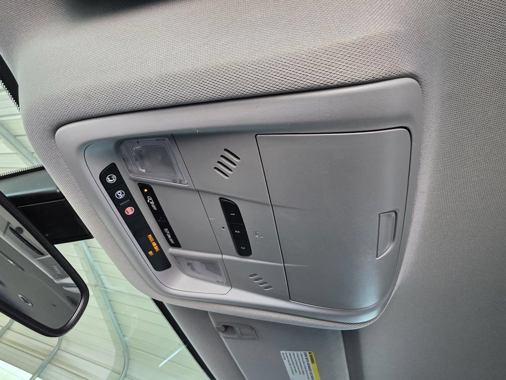 Used 2019 GMC Acadia SLT FWD image 30