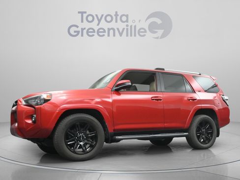 Used 2022 Toyota 4Runner SR5 RWD image 2