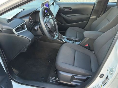 Certified 2025 Toyota Corolla LE FWD image 10