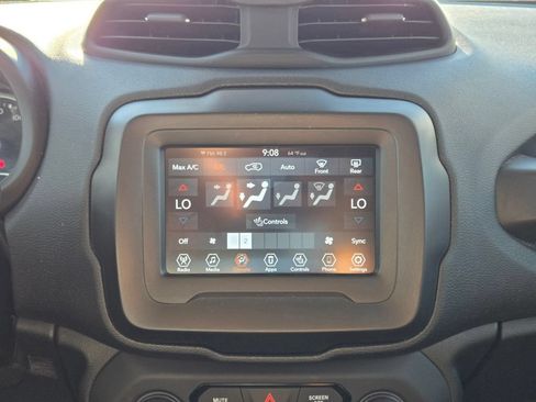 Used 2020 Jeep Renegade Trailhawk w/ Cold Weather Group AWD/4WD image 23