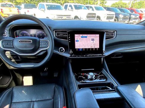 Used 2023 Jeep Wagoneer L Series III w/ Preferred Equipment Group image 14