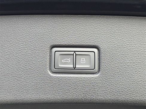 Certified 2023 Audi Q5 2.0T Premium w/ Convenience Package image 13