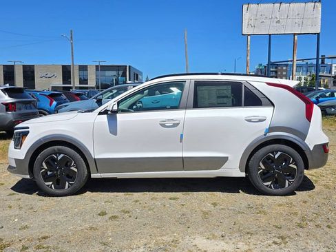 New 2026 Kia Niro Wave w/ Wave Preserve Package FWD image 2