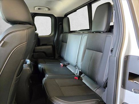 Used 2018 Nissan Titan PRO-4X AWD/4WD image 17