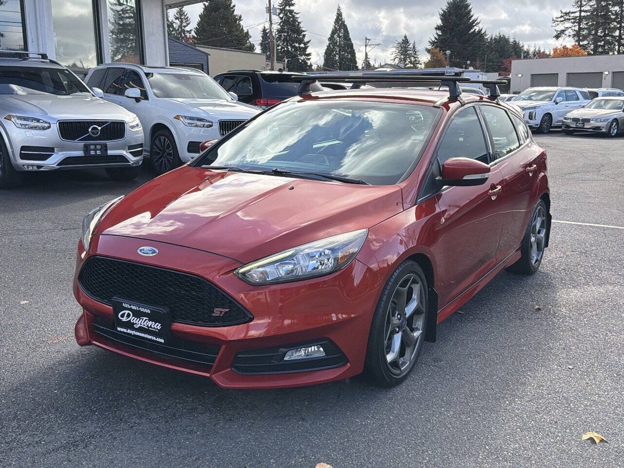 Used 2018 Ford Focus ST FWD image 1