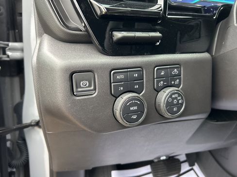 Used 2025 Chevrolet Silverado 1500 ZR2 w/ Technology Package image 18