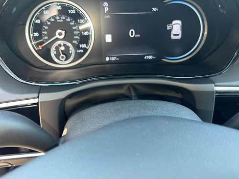 Used 2025 Genesis GV70 2.5T image 10