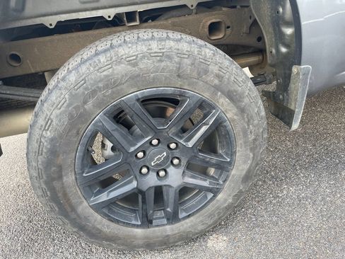 Used 2022 Chevrolet Silverado 1500 LT Trail Boss AWD/4WD image 14