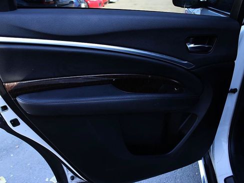 Used 2020 Acura MDX FWD image 16