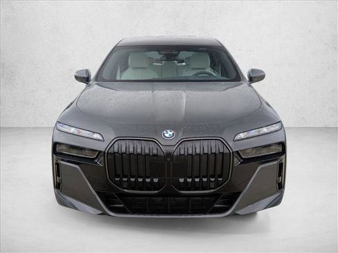 New 2026 BMW 750e xDrive w/ Executive Package image 6