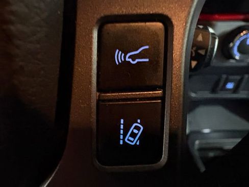 Certified 2021 Toyota Tacoma TRD Off-Road image 11