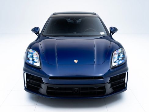 New 2025 Porsche Panamera 4 image 6