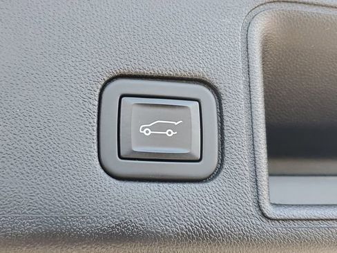 Certified 2023 GMC Terrain SLE w/ Driver Convenience Package image 8