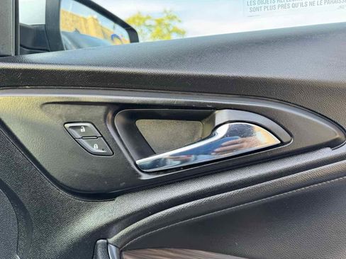 Used 2020 Chevrolet Malibu Premier FWD image 33