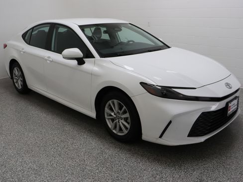 Certified 2025 Toyota Camry LE FWD image 4