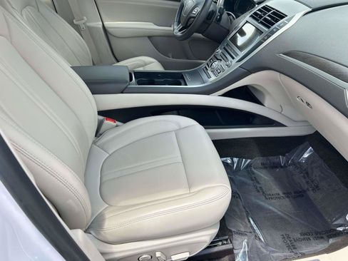 Used 2018 Lincoln MKZ Select w/ Select Plus Package FWD image 15