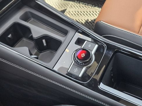 New 2026 Volkswagen Tiguan SEL R-Line AWD/4WD image 19