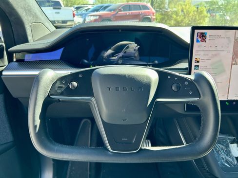 Used 2022 Tesla Model X Plaid image 20