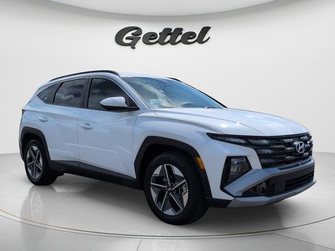 Certified 2025 Hyundai Tucson SEL FWD image 3