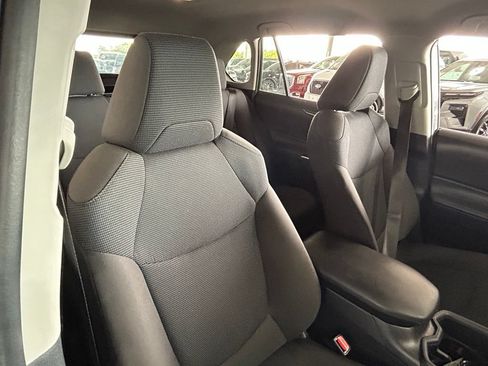 Used 2025 Toyota RAV4 LE FWD image 31