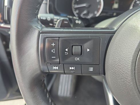 Used 2025 Nissan Pathfinder SV FWD image 15