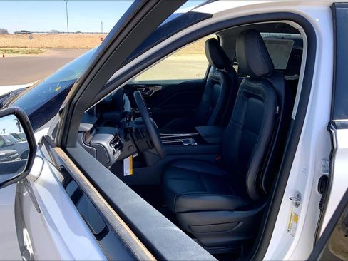 New 2026 Lincoln Aviator Reserve w/ Jet Appearance Package image 9