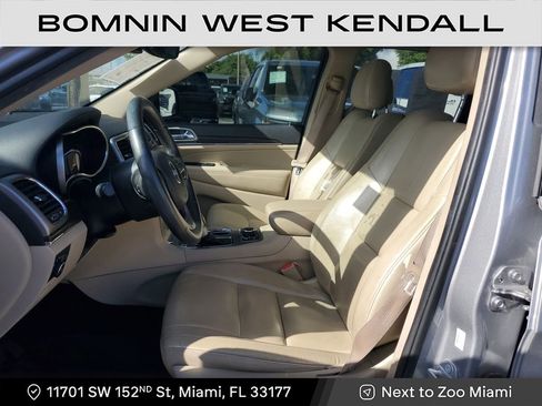 Used 2018 Jeep Grand Cherokee Limited image 24