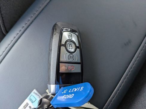 New 2025 Ford Maverick XLT w/ XLT Luxury Package image 33