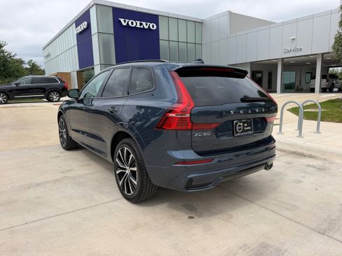 Certified 2024 Volvo XC60 B5 Plus w/ Climate Package AWD/4WD image 4