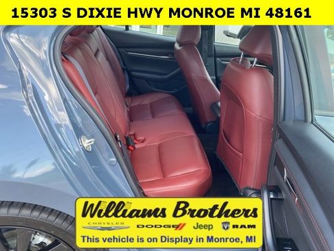 Used 2024 MAZDA MAZDA3 s image 29