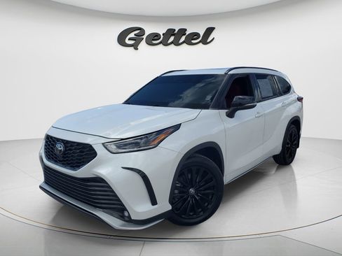 Used 2023 Toyota Highlander XSE image 1