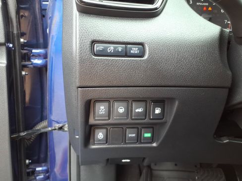 Used 2020 Nissan Rogue SL FWD image 16
