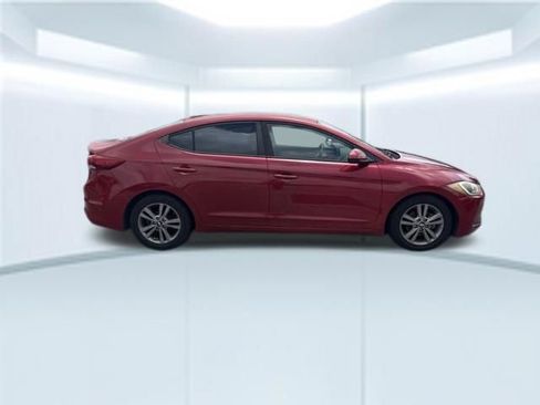 Used 2017 Hyundai Elantra SE FWD image 5
