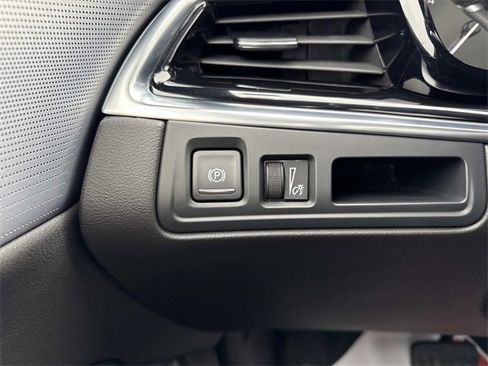 Certified 2023 Cadillac XT6 Premium Luxury w/ LPO, Floor Liner Package image 31