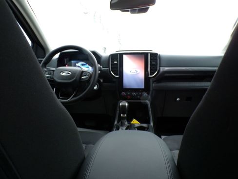 Used 2025 Ford Ranger XLT w/ Black Appearance Package image 8