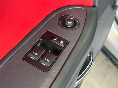 Used 2014 Dodge Challenger SXT Plus image 18