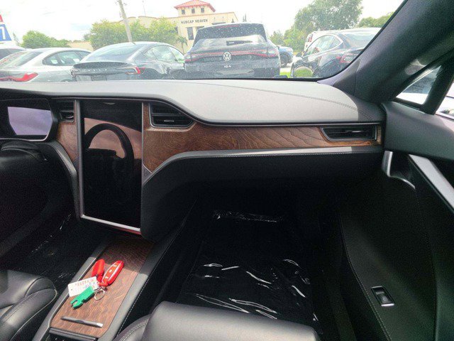 Used 2020 Tesla Model S Long Range Plus AWD/4WD image 4