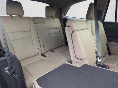 Used 2019 Honda Pilot Touring image 27