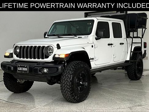 Used 2025 Jeep Gladiator Sport AWD/4WD image 15